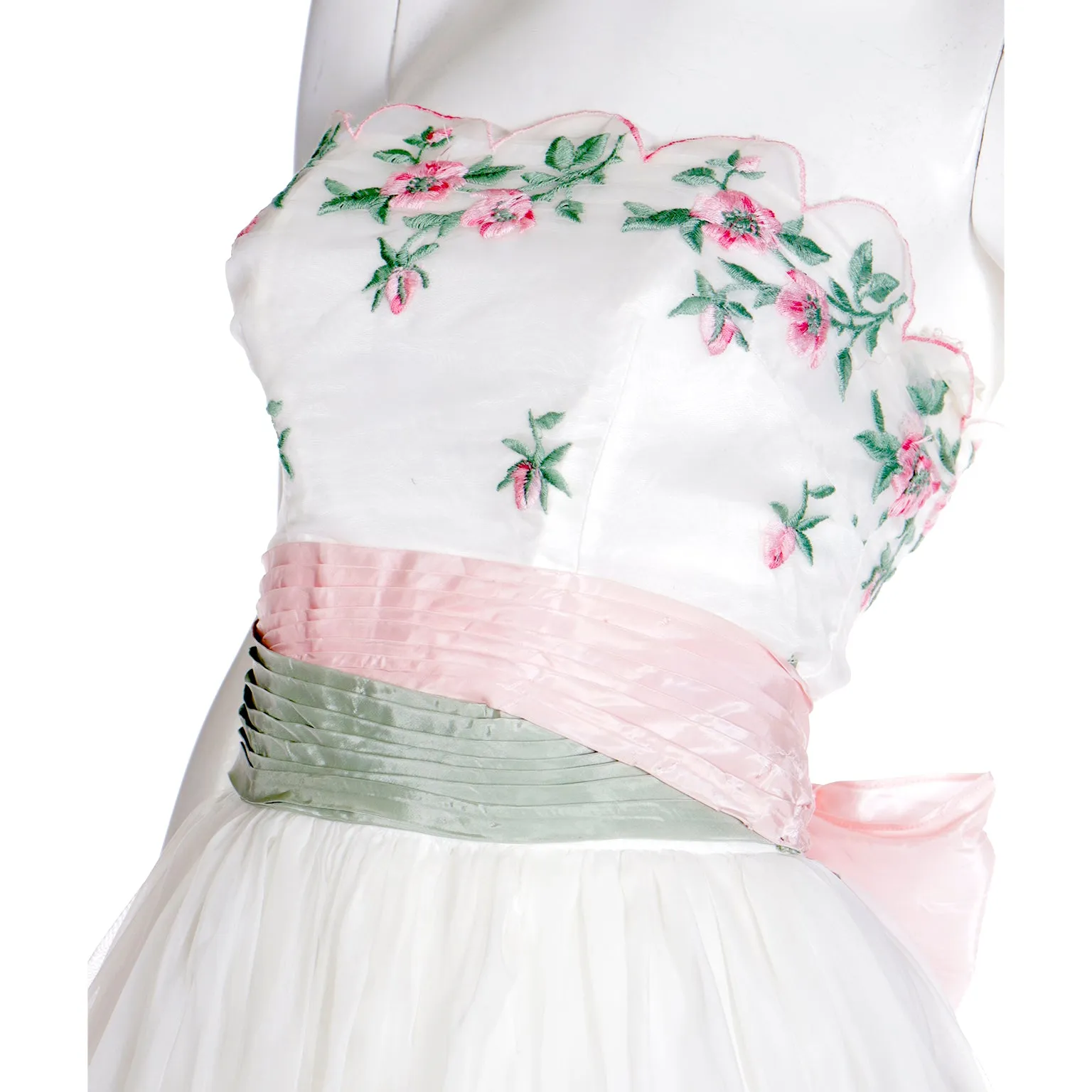 1950s Emma Domb White Party Dress w Pink Roses & green Leaves