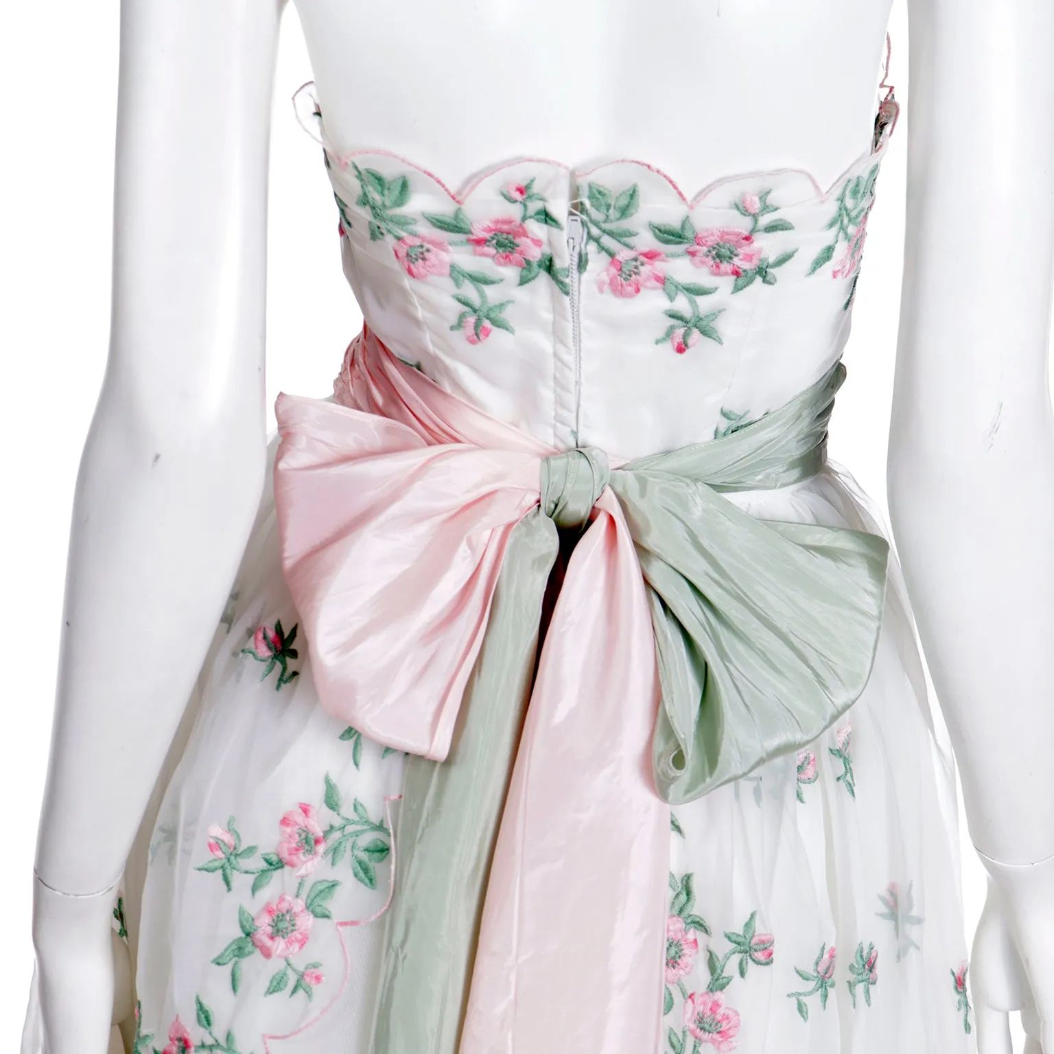 1950s Emma Domb White Party Dress w Pink Roses & green Leaves