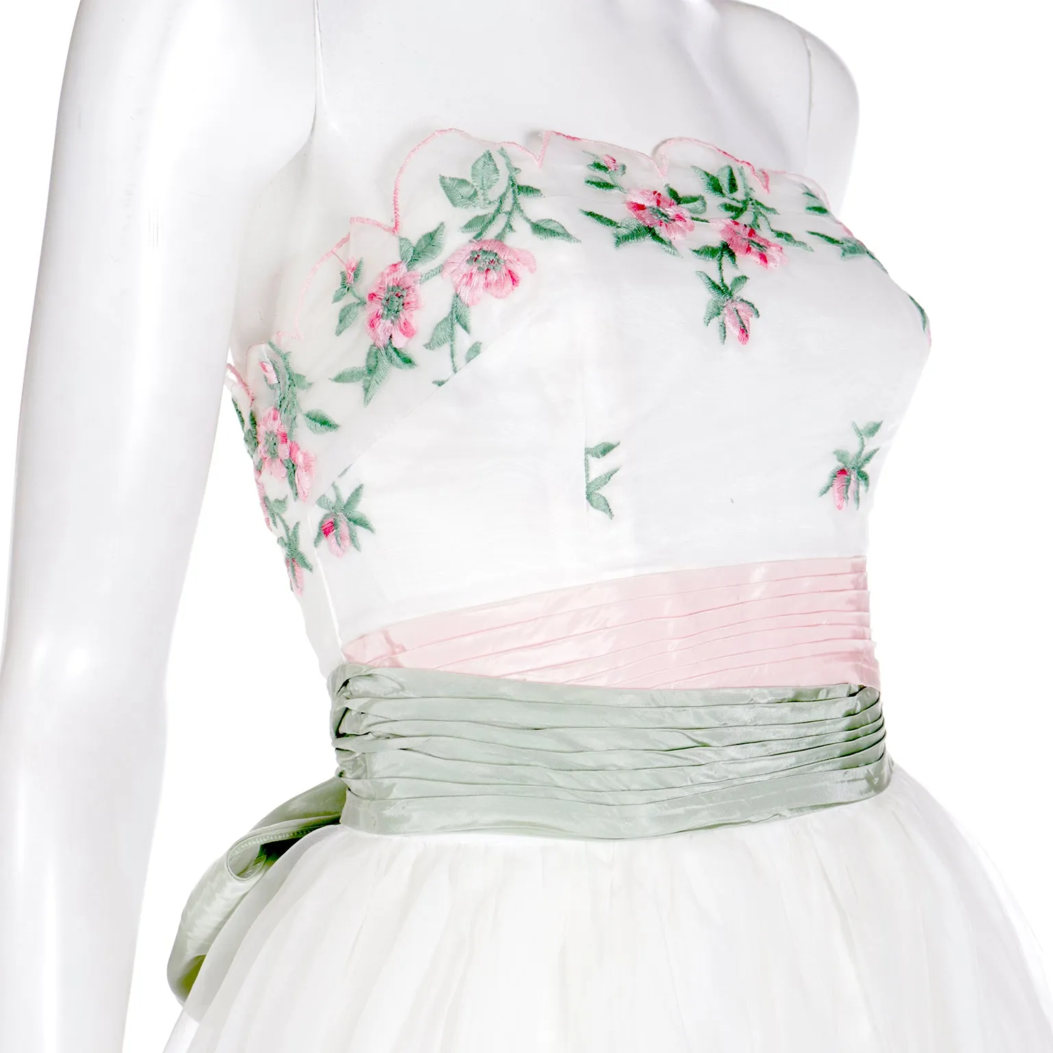 1950s Emma Domb White Party Dress w Pink Roses & green Leaves