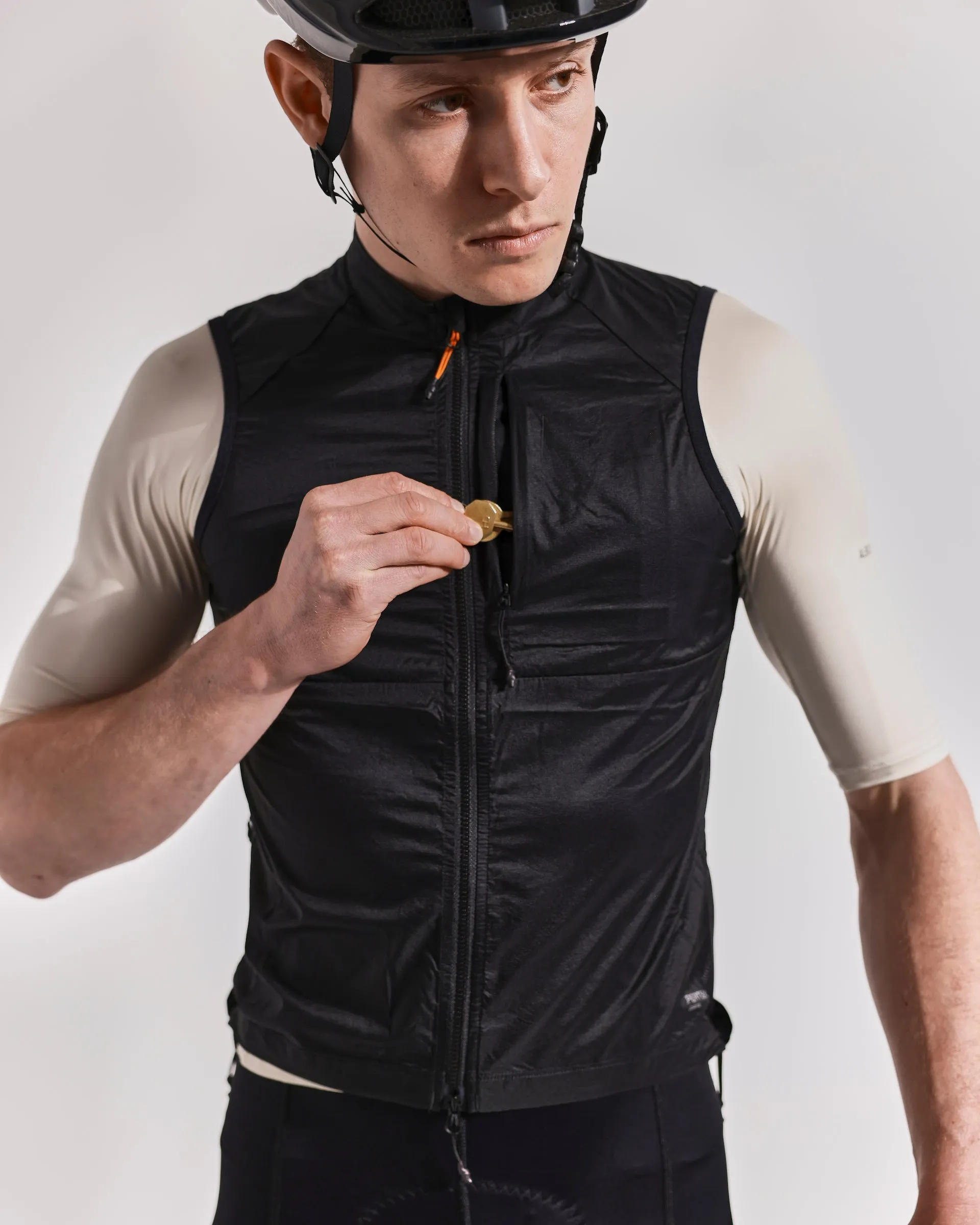 ALBION Men’s Wind Gilet - Black