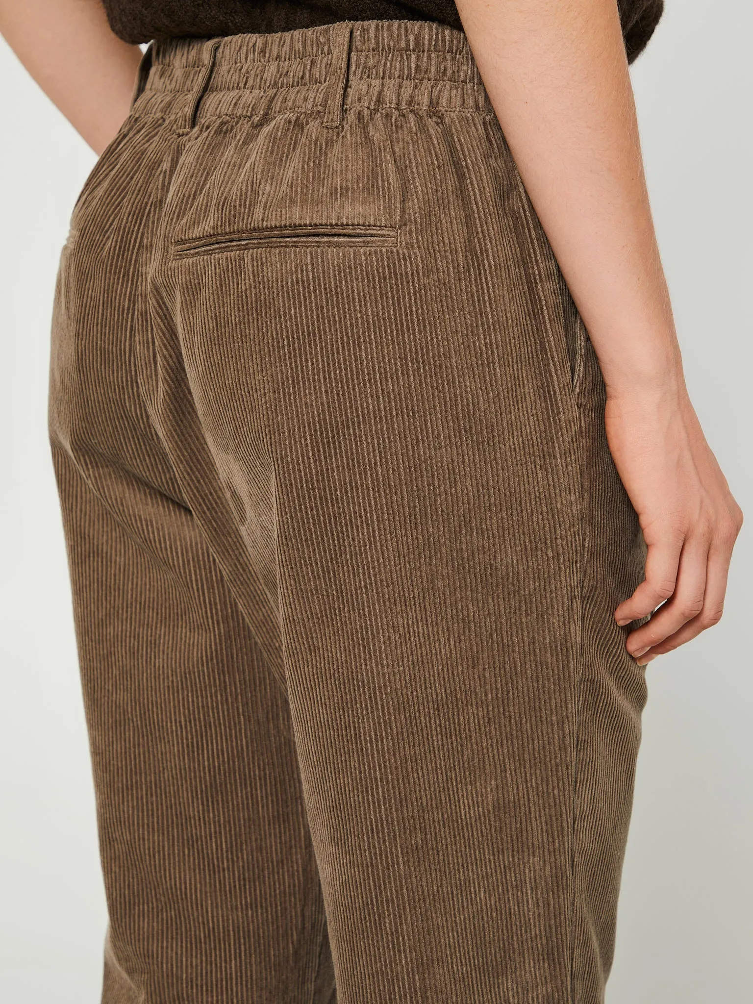 Billy Corduroy Pants in Brown Khaki