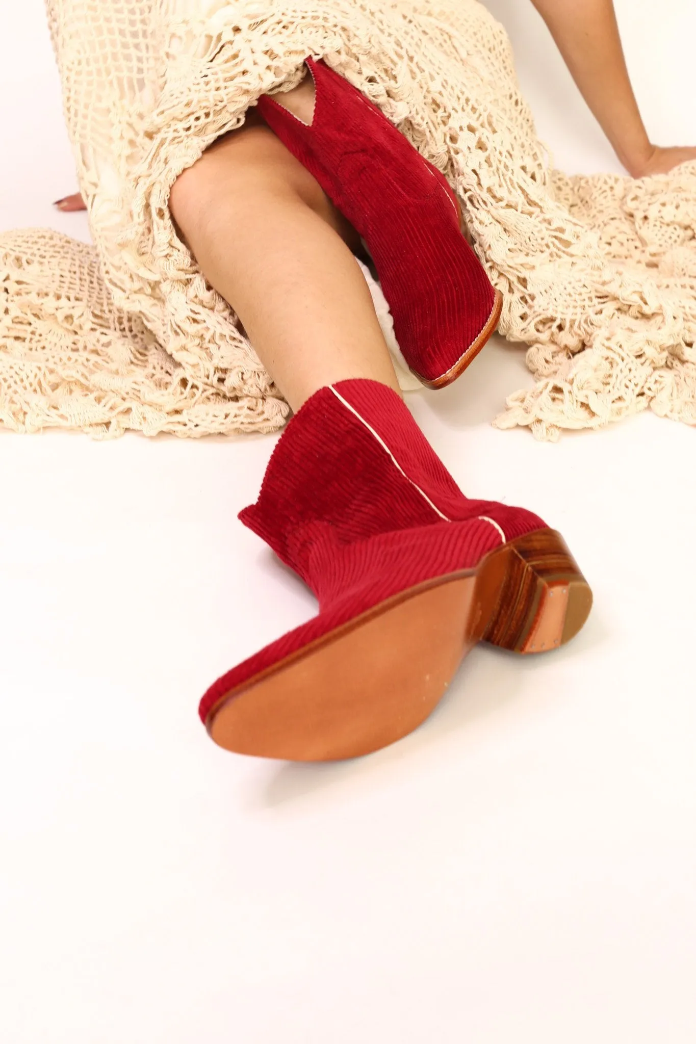 CORDUROY RED BOOTIES LINNEAH