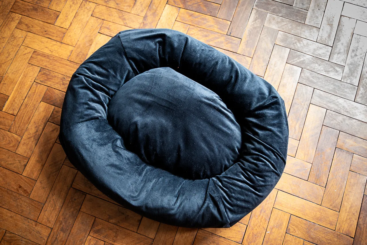 MIDNIGHT BLACK DOG BED