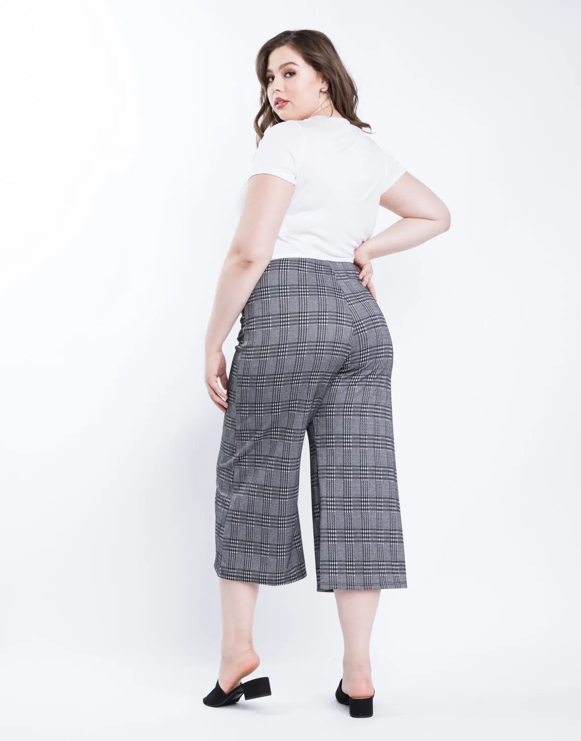 Plus Size Plaid Cropped Pants